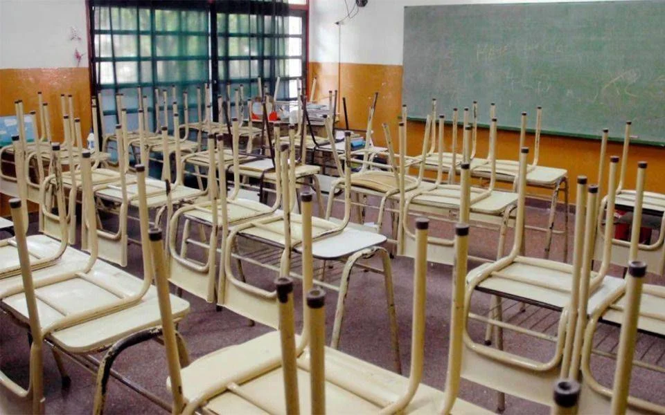 Docentes de Ensenada y La Plata se movilizan: paro en el inicio de clases por oferta insuficiente