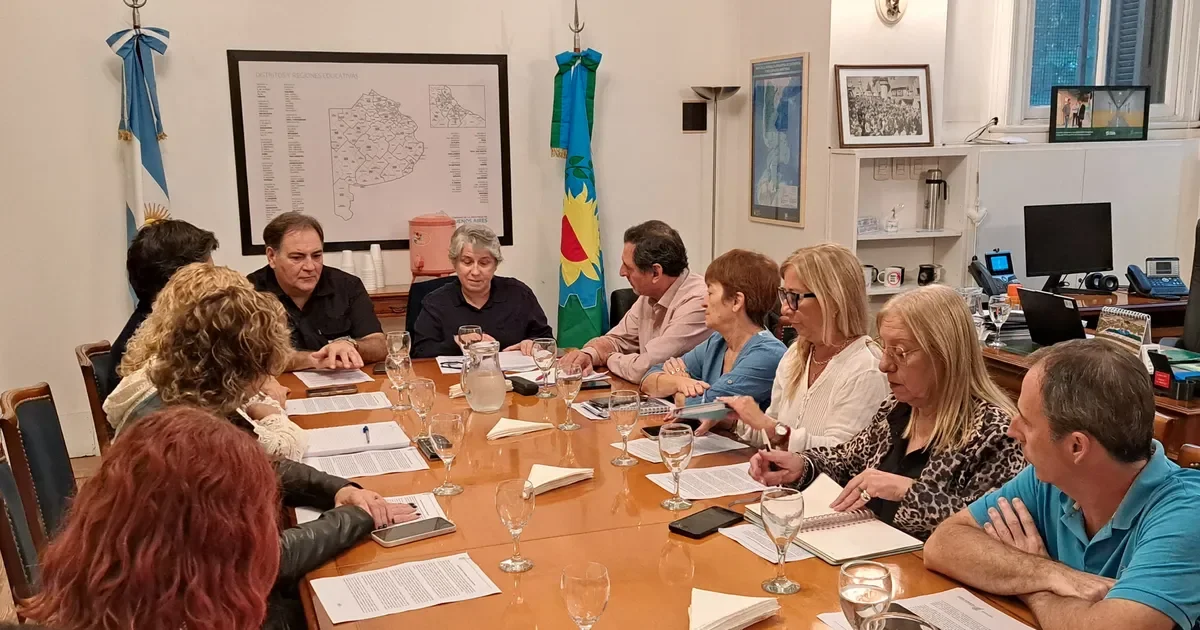 Docentes de La Plata diseñan plan de acción tras amenazas de tiroteo en escuelas