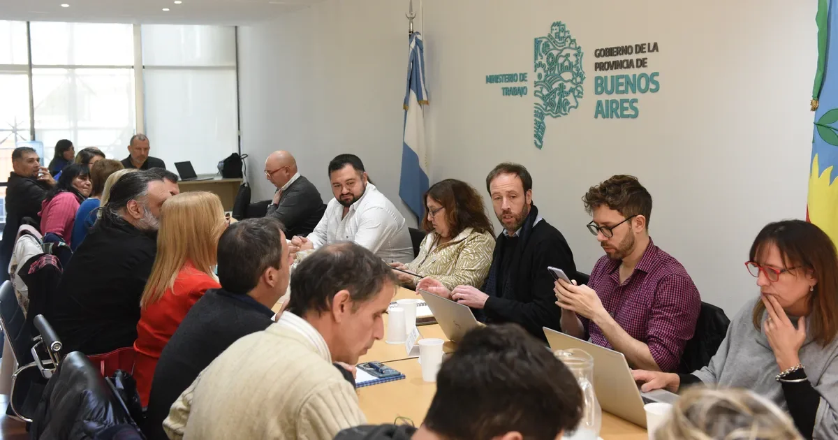 Docentes de La Plata esperan definiciones en paritarias tras nueva reprogramación