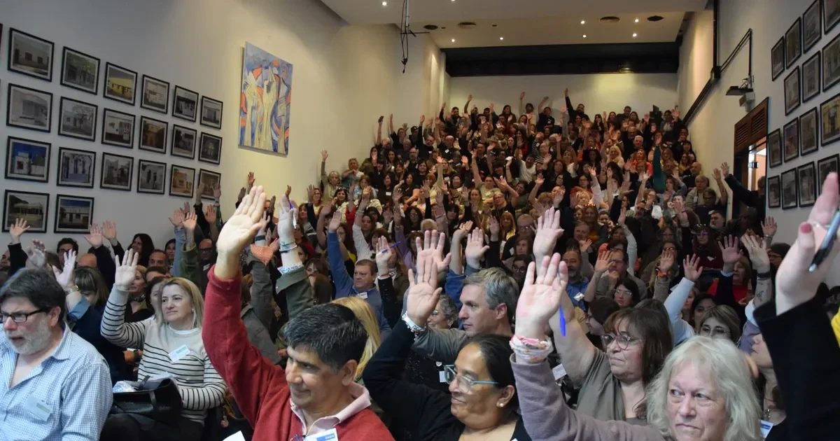Docentes de La Plata y Berisso se preparan para un paro de 48 horas esta semana tras rechazo salarial