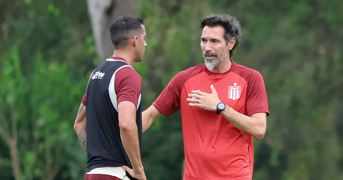 Eduardo Domínguez toma una decisión clave que impacta a Ramiro Funes Mori en La Plata