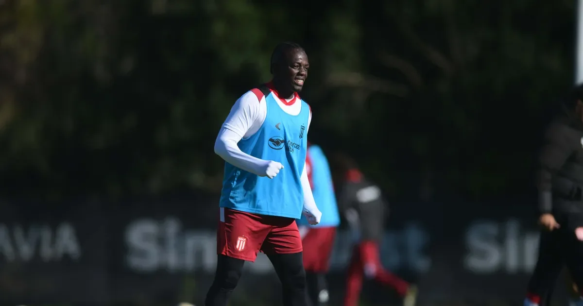 Edwuin Cetré realiza entrenamiento sorpresa en local deportivo de La Plata antes del semestre con Estudiantes