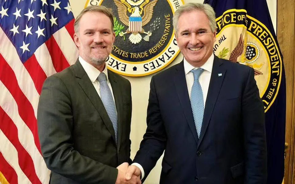 El acuerdo comercial entre Argentina y Estados Unidos promete nuevos horizontes para comerciantes locales.