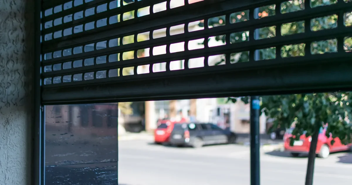 El cierre de comercios en La Plata afecta a cientos de empleados y vecinos