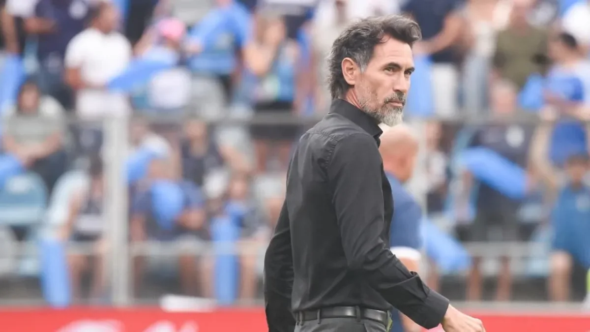 El descontento de Eduardo Domínguez tras la derrota que debió ser victoria