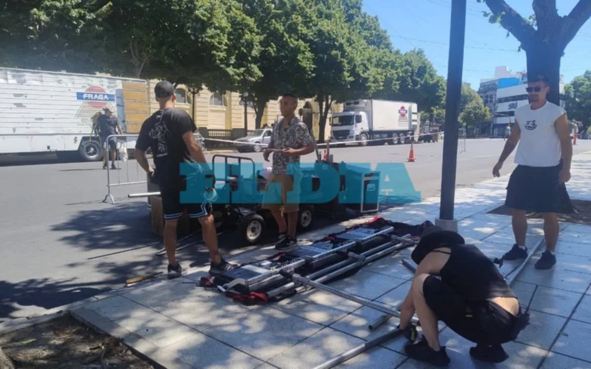 El desembarco de Netflix en La Plata genera cortes de tránsito en horas pico