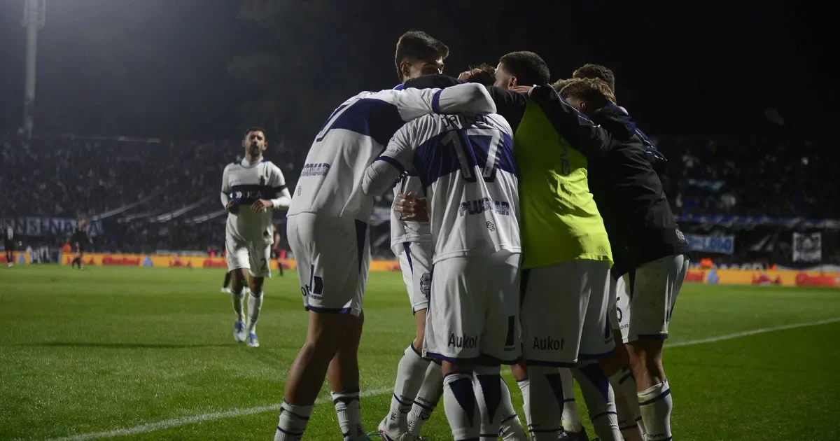 El duelo clave entre Independiente Rivadavia y Gimnasia se vive con gran expectativa en La Plata