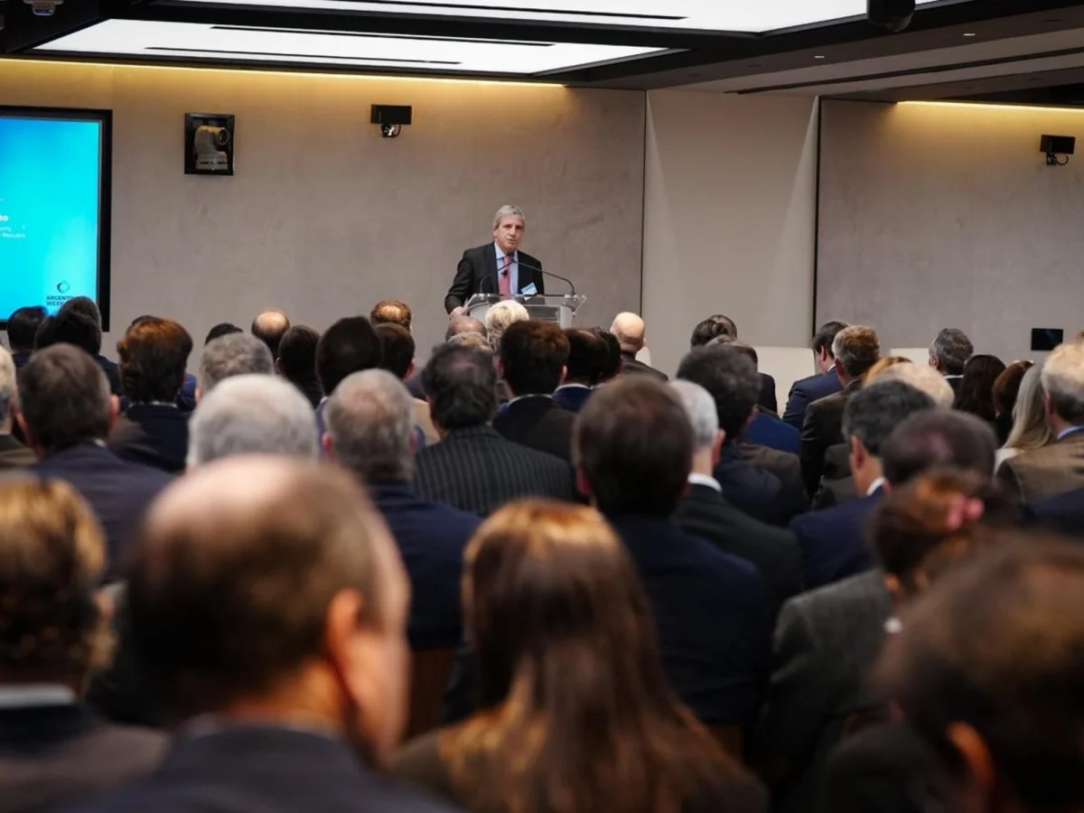 El Gobierno refuerza reservas mientras la crisis por la guerra golpea a los vecinos