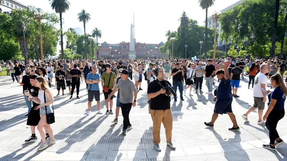 El humor social en Argentina: un análisis de la percepción política en Ensenada y La Plata