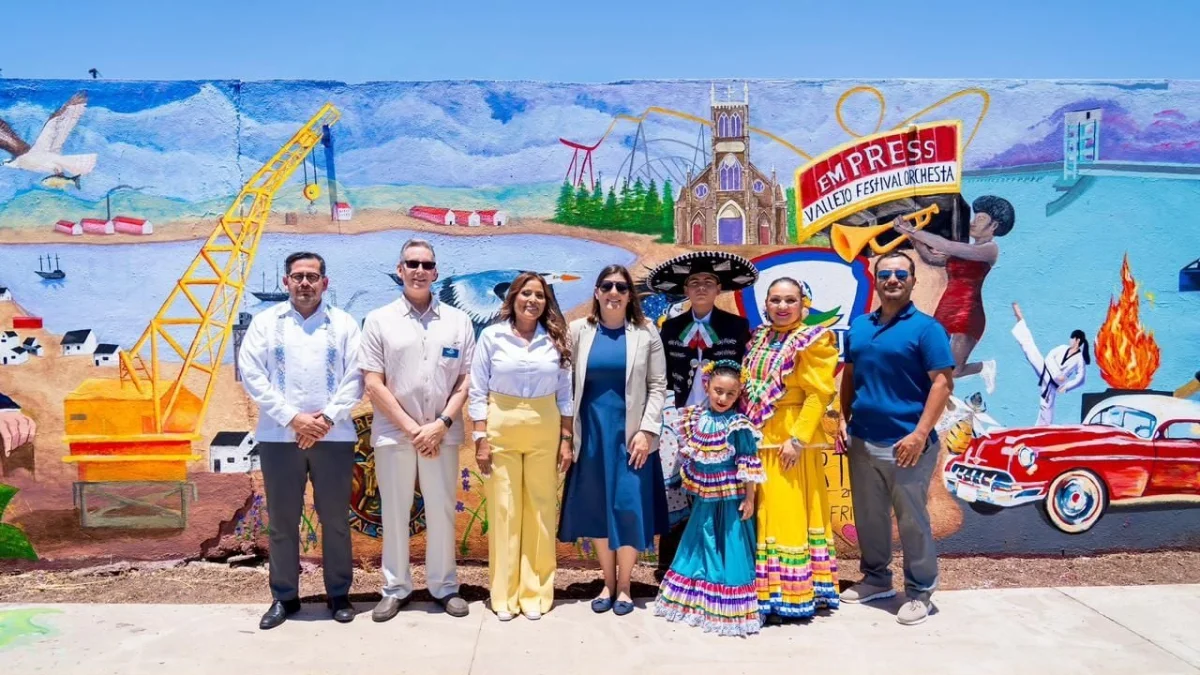 El mural Vallejo transforma el paisaje artístico de Ensenada y atrae a visitantes.