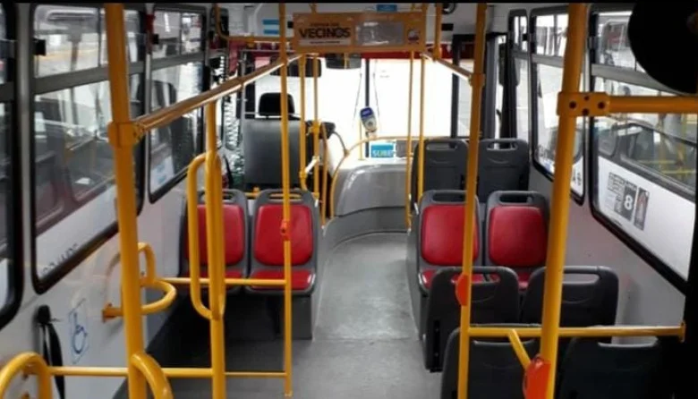 El nuevo aumento del boleto de colectivo impacta a miles de usuarios en La Plata y Berisso