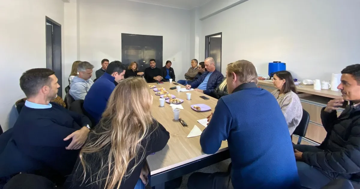 El PJ de Santa Fe redefine su estrategia para las PASO y busca unificar la interna