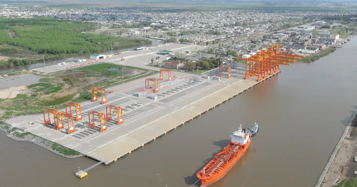 El Puerto La Plata impulsa un plan para revitalizar la economía local y mejorar su infraestructura