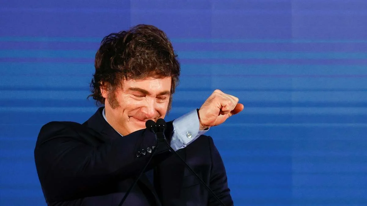 El riesgo país en Argentina baja de 500 puntos básicos, un hito inesperado para Milei