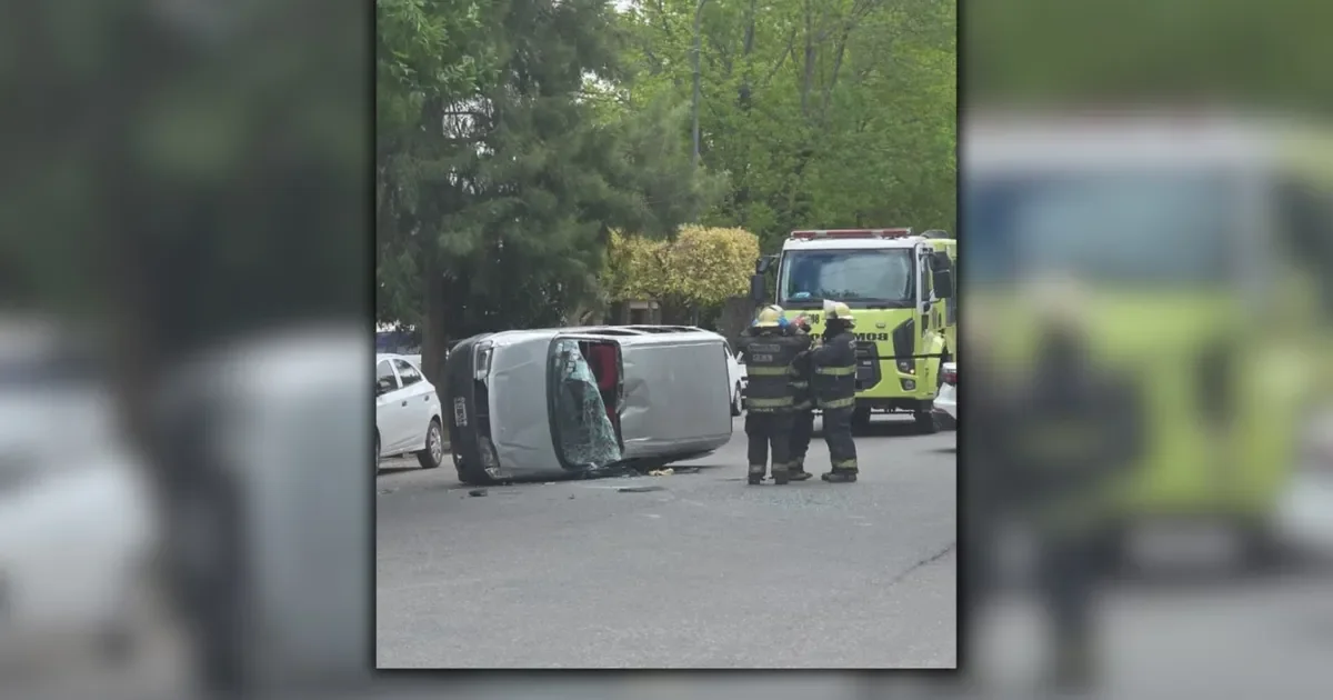 El violento accidente en La Plata genera caos y despliega a Bomberos en la zona