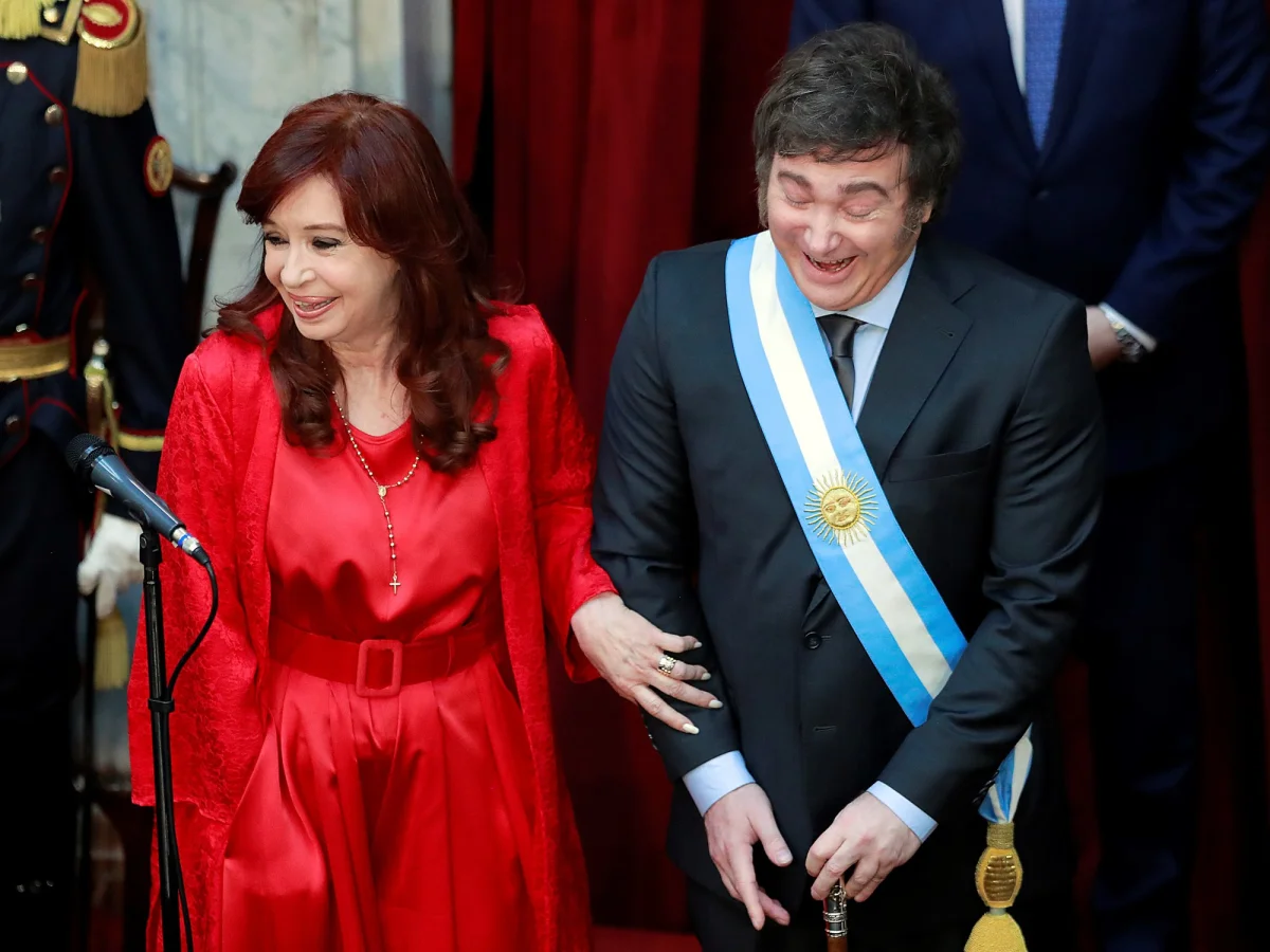 El voto anti Milei supera al anti K por 5,7 puntos, revelan encuestas en La Plata