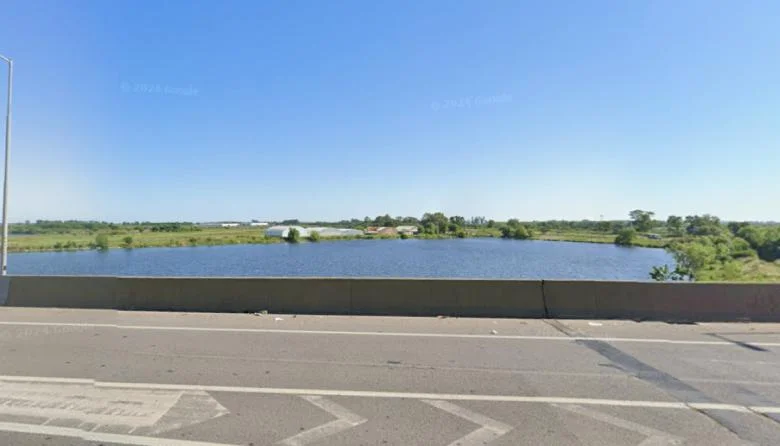 Encuentran un cuerpo en la Autopista La Plata–Buenos Aires: alerta en Ensenada y alrededores