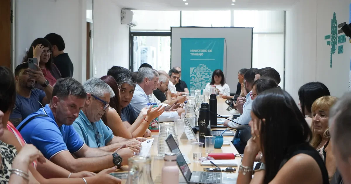 Estatales de Ensenada exigen paritarias urgentes para enfrentar la inflación actual