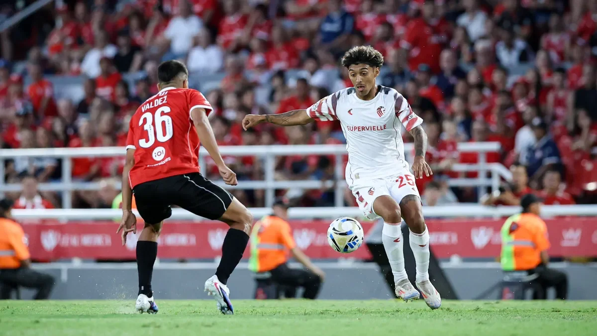 Estudiantes arranca la temporada con un empate en su debut en La Plata