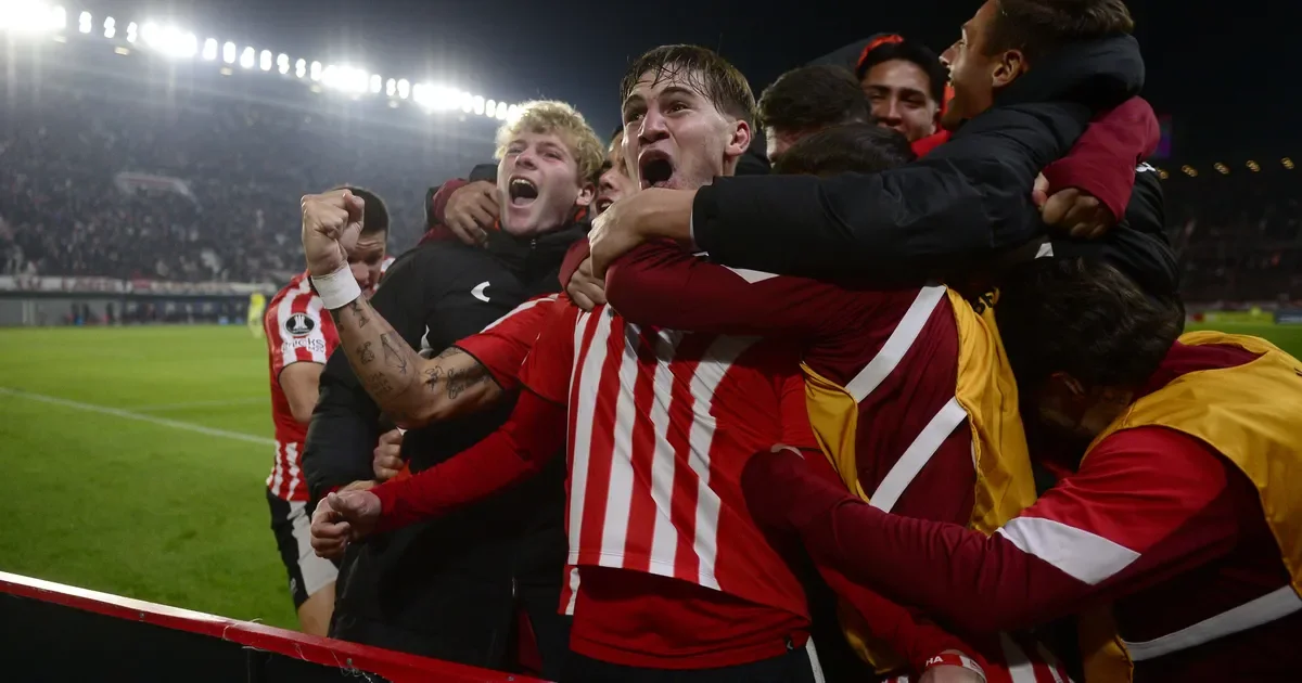 Estudiantes avanza a octavos de la Copa Libertadores tras una victoria agónica sobre DIM