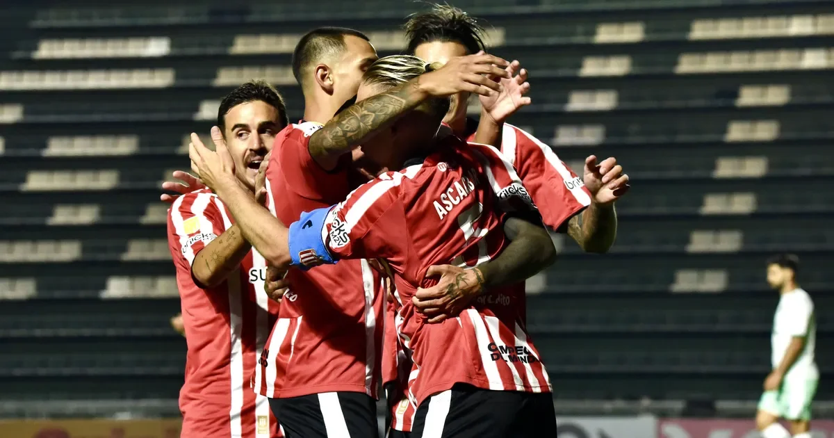 Estudiantes avanza en la Copa Argentina tras una contundente victoria 4-0 sobre Ituzaingó