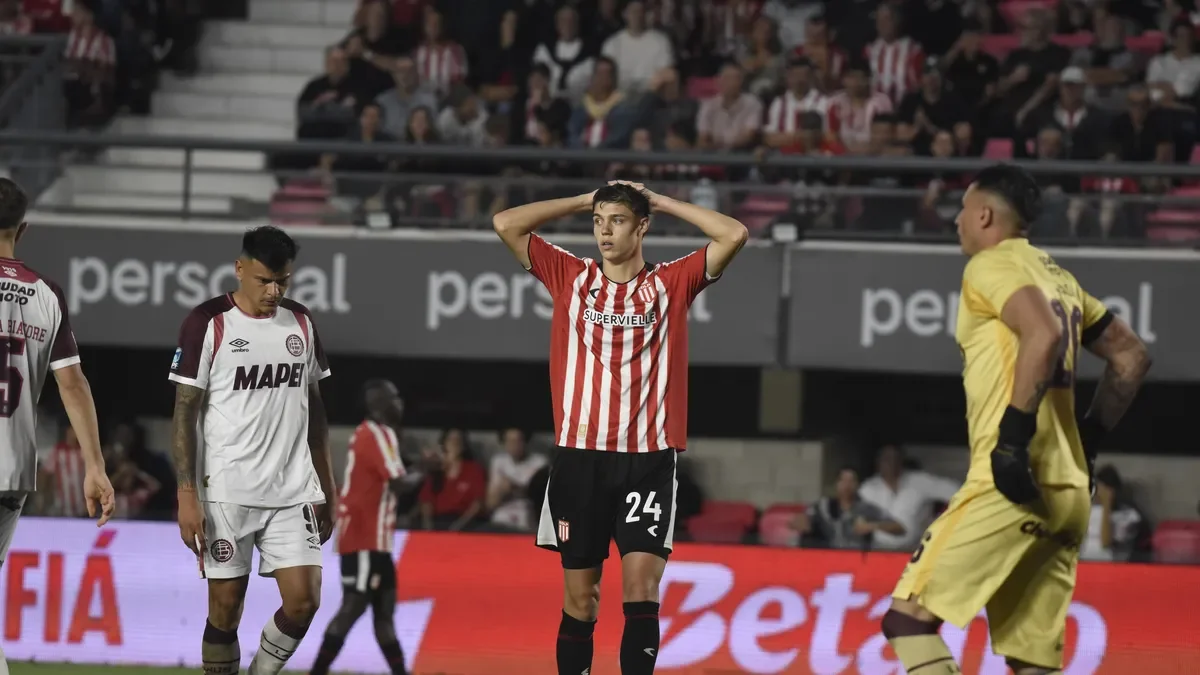 Estudiantes cae ante un rival difícil en el Estadio UNO, dejando a sus hinchas decepcionados
