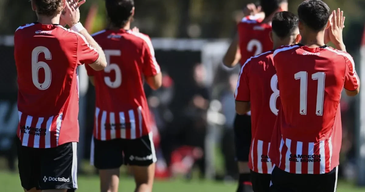 Estudiantes celebra triunfo en el clásico gracias a dos jóvenes promesas que buscan su lugar en Primera