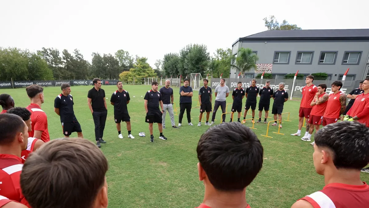 Estudiantes continúa entrenando mientras se aprovecha el paro en La Plata