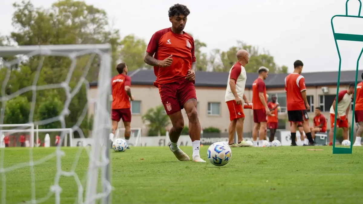 Estudiantes de La Plata a un paso de asegurar la continuidad de su figura clave