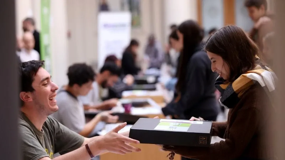 Estudiantes de La Plata apuran inscripciones para Becas de la UNLP antes de que cierre el plazo