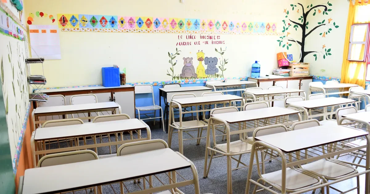 Estudiantes de La Plata, Berisso y Ensenada enfrentan interrupciones en sus clases por paro docente
