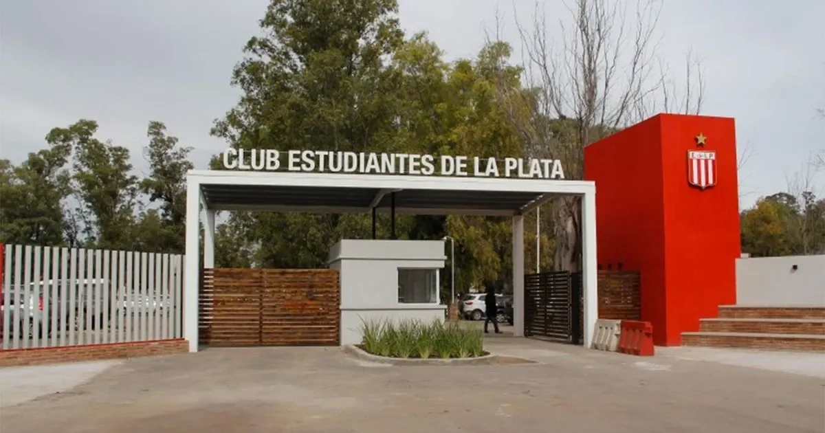 Estudiantes de La Plata busca reforzar su plantel con dos nuevos jugadores antes del cierre del mercado