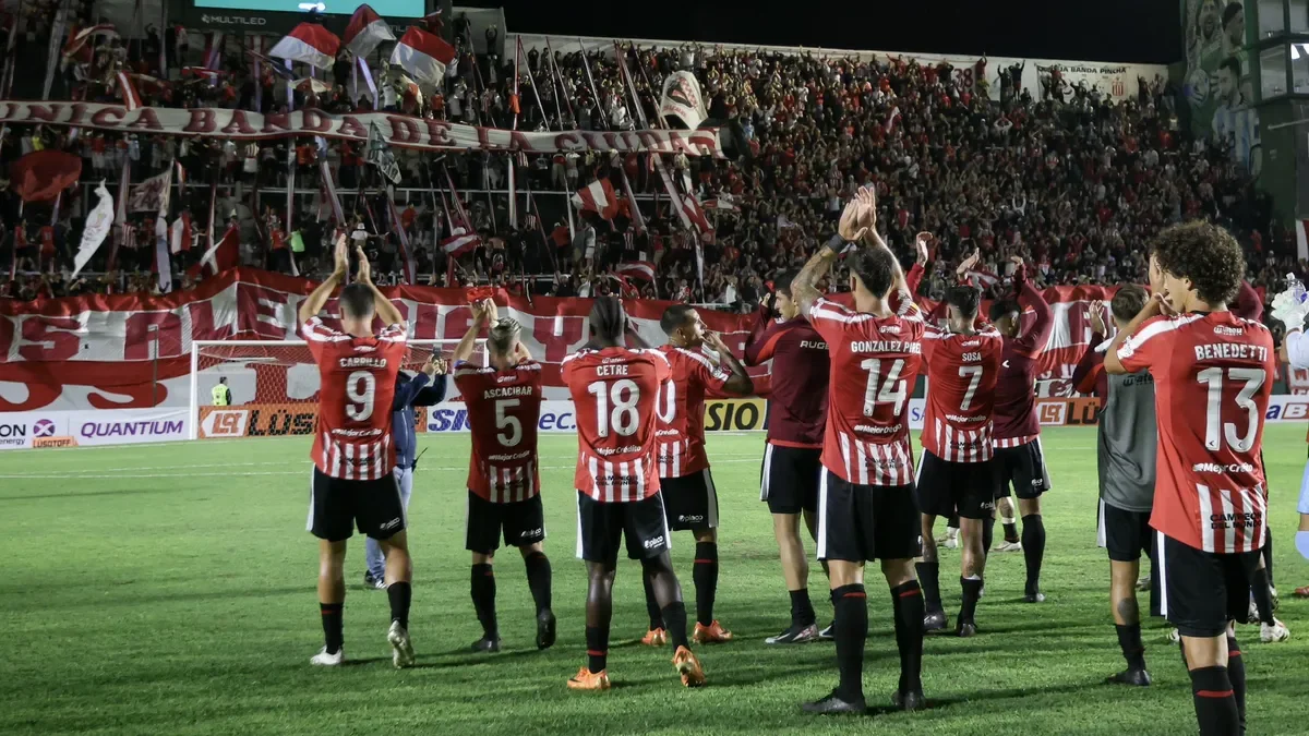 Estudiantes de La Plata inicia su camino en el Torneo Apertura en Avellaneda
