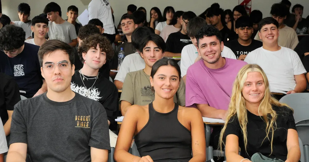 Estudiantes de La Plata se preparan para el ingreso extensivo a la UTN en 2027