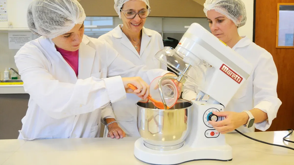 Estudiantes de La Plata se preparan para un futuro laboral con nuevas carreras en la UTN