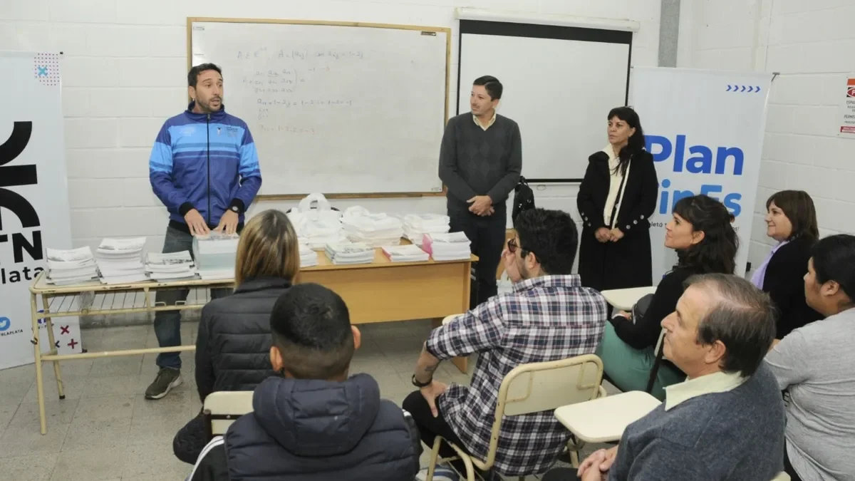 Estudiantes de La Plata tienen la oportunidad de inscribirse en el Plan FinEs hoy