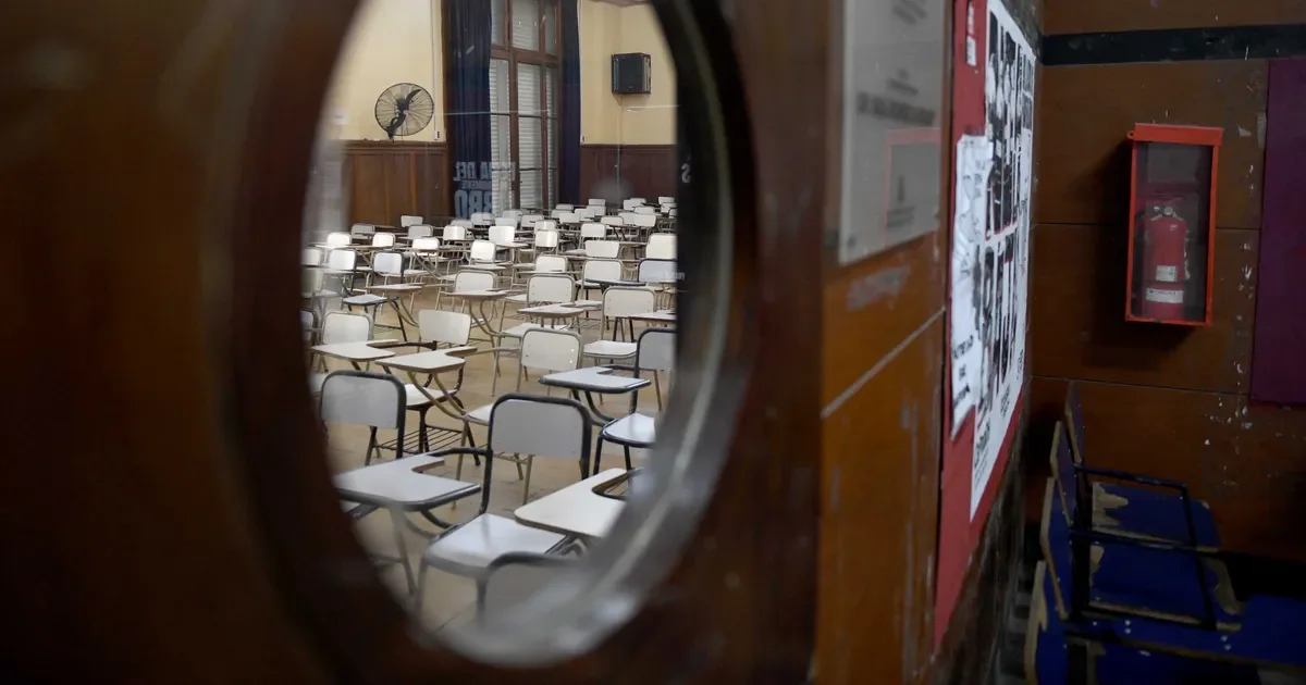 Estudiantes de la UNLP enfrentan incertidumbre: Conadu extiende el paro por tiempo indefinido