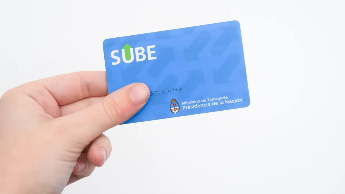 Estudiantes de la UNLP ya pueden acceder al boleto gratuito: guía para solicitarlo