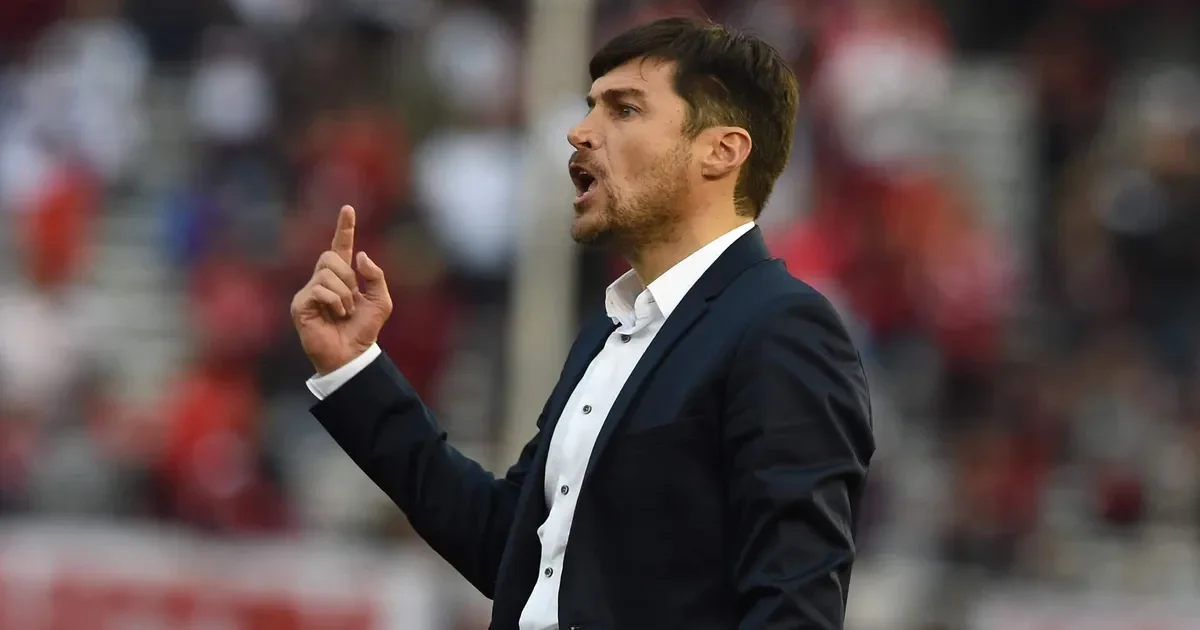 Estudiantes define el futuro de Alexander Medina: contrato en juego y expectativas de hinchas