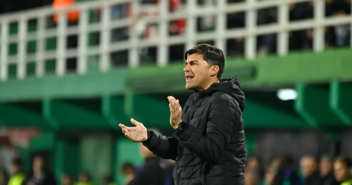 Estudiantes eliminado: la conferencia de prensa de Medina, en suspenso por el impacto en el equipo.