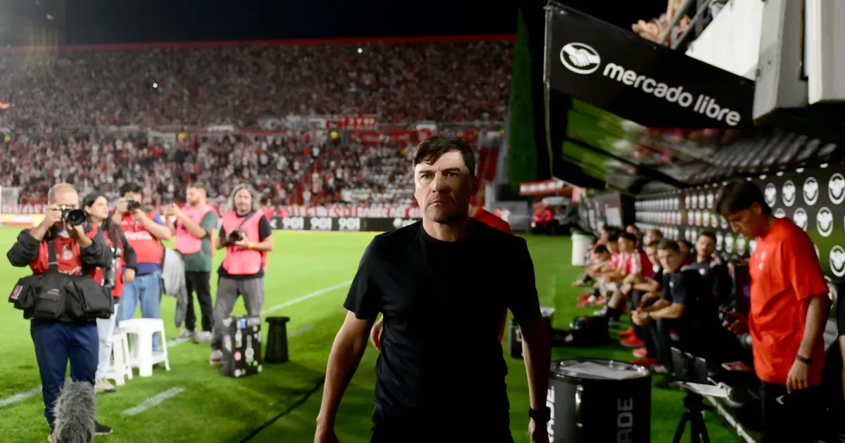 Estudiantes enfrenta nuevos desafíos: la derrota de Lanús amplía la crisis del equipo