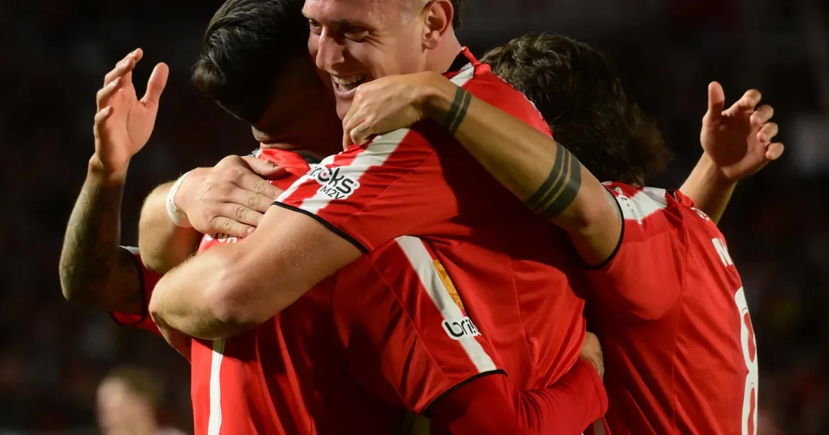 Estudiantes enfrenta un calendario apretado: Libertadores y Torneo Apertura en juego