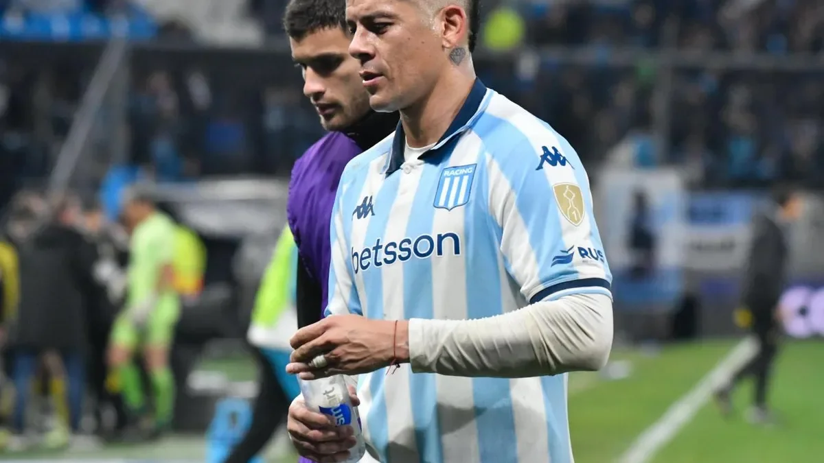 Estudiantes evalúa el regreso de Marcos Rojo para reforzar su defensa ahora.