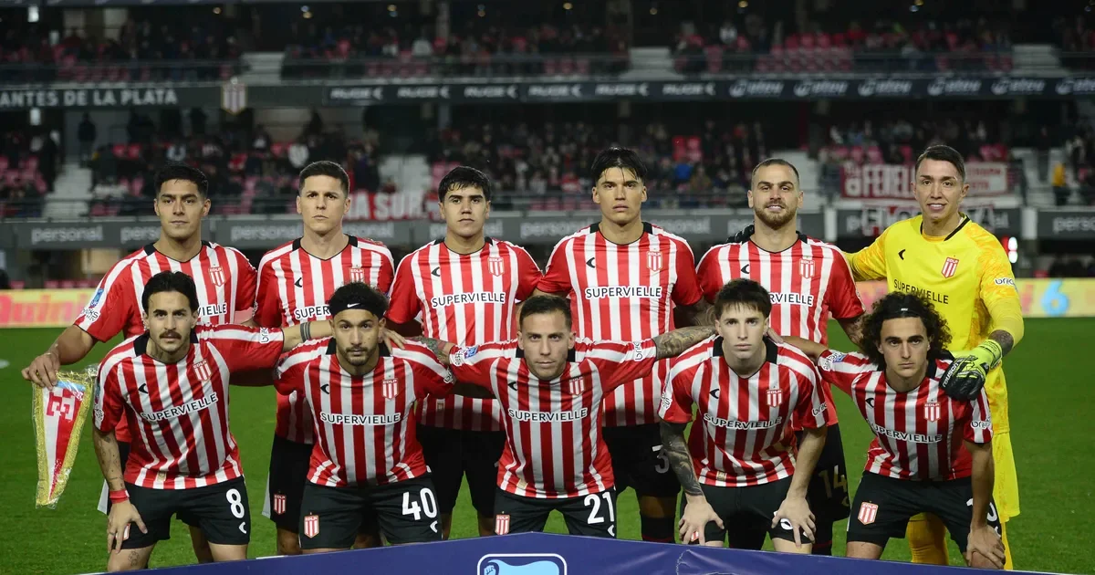 Estudiantes rinde tributo a Messi en el estadio antes del duelo con Newell's