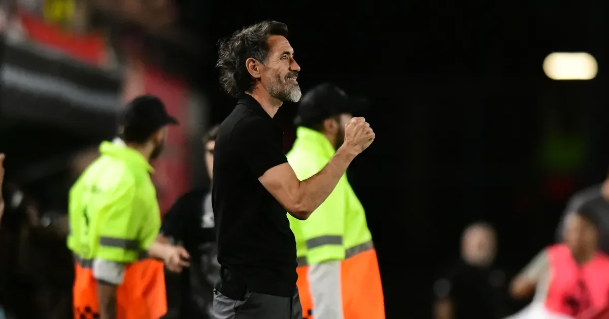 Estudiantes se prepara para el clásico platense con un gran ánimo, según Domínguez