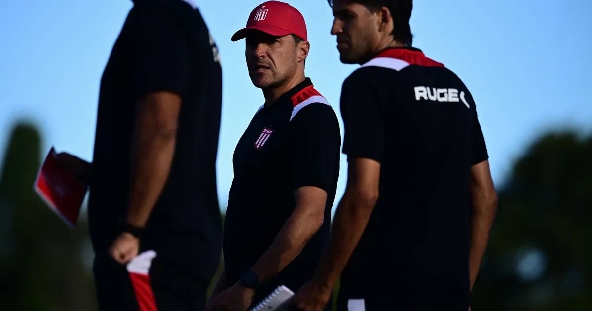 Estudiantes se prepara para enfrentar a Central Córdoba con cambios tácticos de Medina