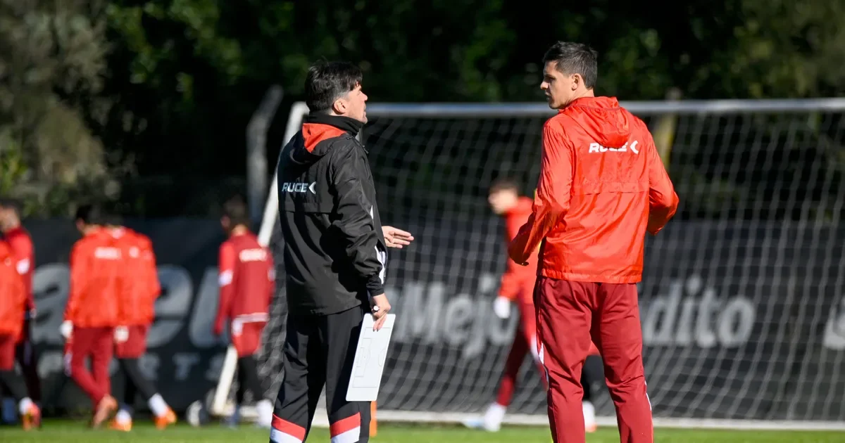 Estudiantes se prepara para la pretemporada con nuevos amistosos en La Plata.