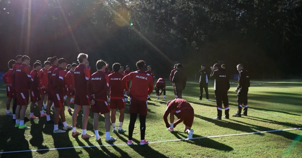 Estudiantes se prepara para la Supercopa Argentina tras un intenso descanso en la pretemporada.
