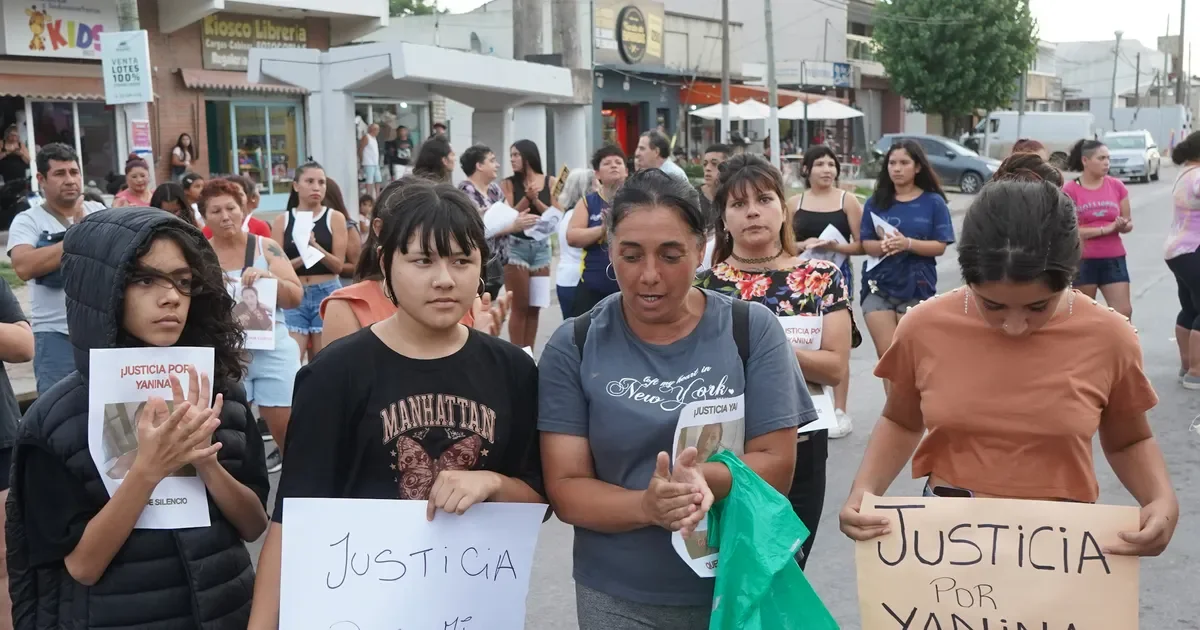 Familia de Yanina Correa exige justicia en marcha por las calles de La Plata
