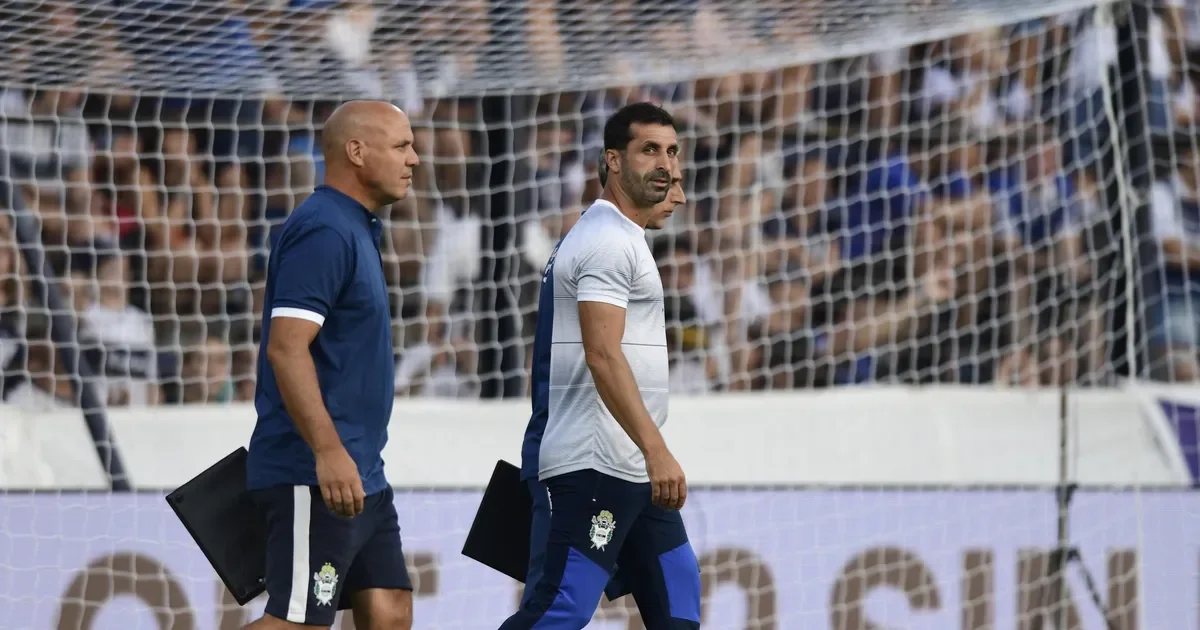 Fernando Zaniratto impulsa a Gimnasia a luchar por victorias constantes y destaca el potencial de Barros Schelotto